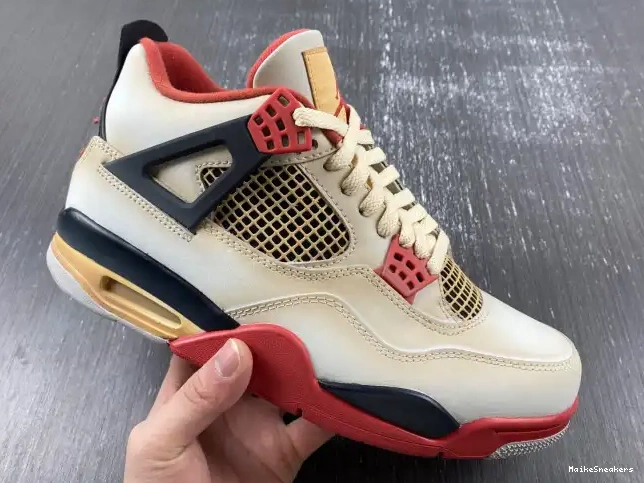 MaikeSneakers YEAR